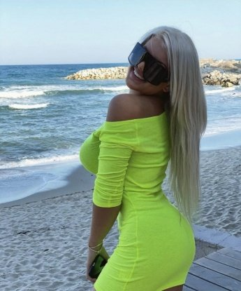 Имею опыт работы и готова воплотить все твои самые смелые фантазии. 💋 Нежная и чувственная, я гарантирую тебе незабываемое наслаждение. Мои услуги включают классический секс, оральные ласки, массаж и многое другое. 💞 Отзывы моих постоянных клиентов говорят о моей незабываемой встрече. С уверенностью могу заявить, что ты не пожалеешь о проведенном со мной времени. 📸 На фото ты увидишь мои привлекательные формы. Жду тебя в Москве, чтобы сделать нашу встречу по-настоящему особенной. 💫 Живу в центре Москвы и готова тебя встретить в любое удобное для тебя время. Не упусти шанс испытать настоящий праздник страсти и удовольствия вместе со мной. Доверься мне и я сделаю твои мечты реальностью. Целую и жду тебя, мой дорогой! 💋💕 Марго